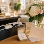 découvrez des idées originales et adaptées pour choisir le cadeau parfait à offrir lors d'un baptême d'adulte. conseils et inspirations pour marquer cet événement spécial avec un présent significatif.